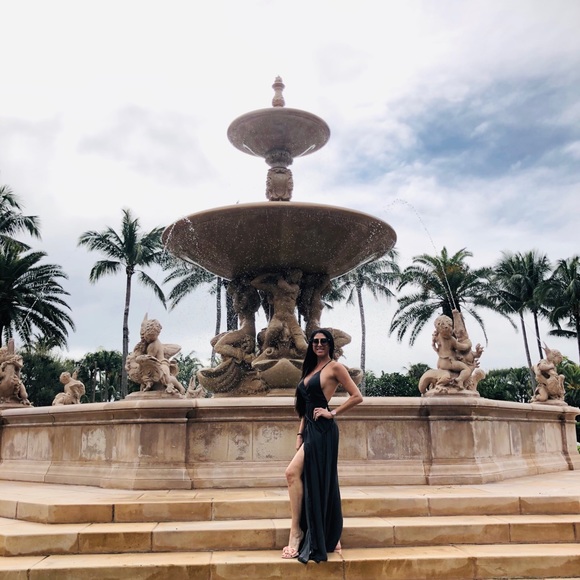 Welcome to my closet!!!! 😍 - Picture 15 of 16